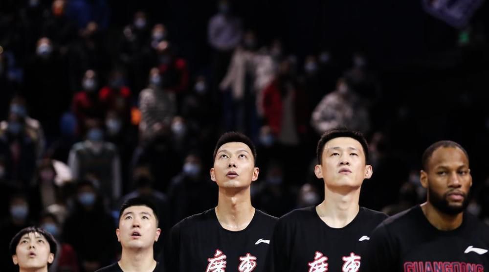 黄头发的姐姐
